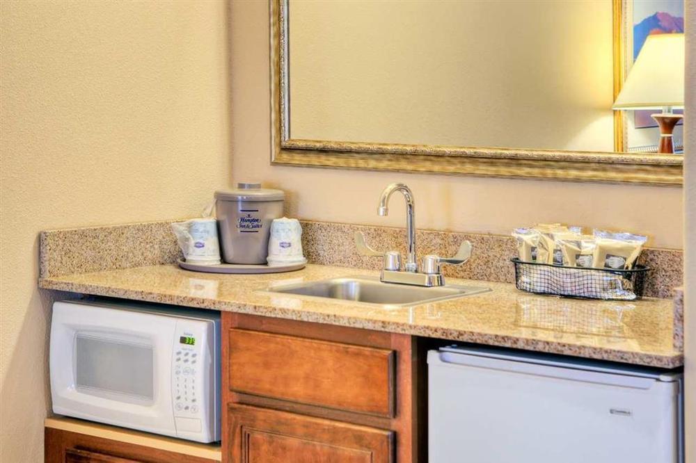 Hampton Inn & Suites Palmdale Værelse billede