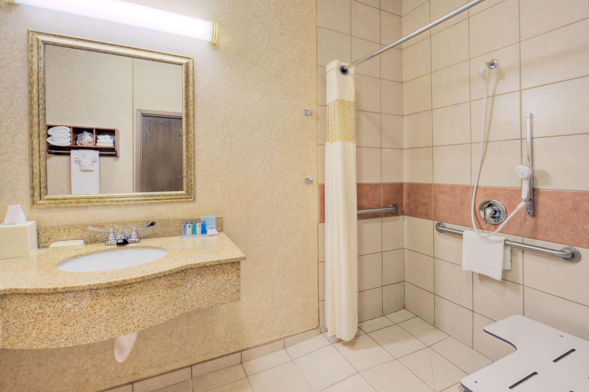 Hampton Inn & Suites Palmdale Eksteriør billede